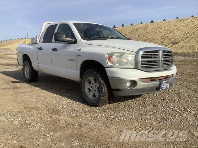 RAM 1500 Pikapai / Bortiniai sunkvežimiai