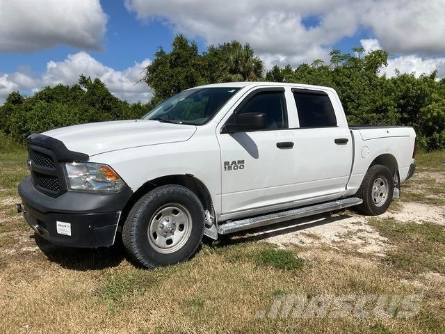 RAM 1500 Pikapai / Bortiniai sunkvežimiai