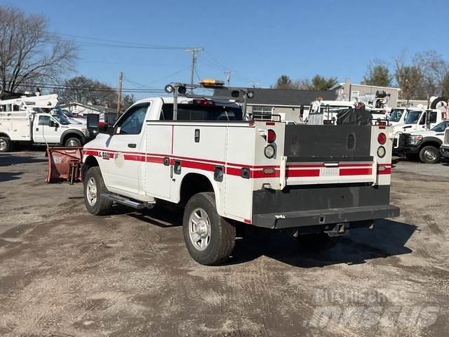 RAM 3500 Pikapai / Bortiniai sunkvežimiai