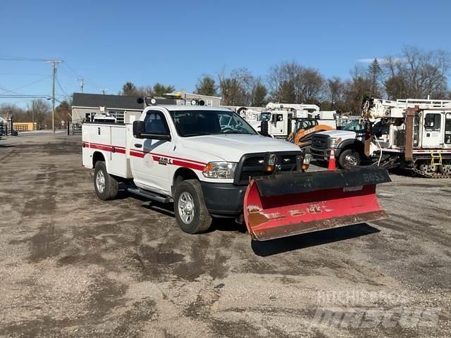 RAM 3500 Pikapai / Bortiniai sunkvežimiai