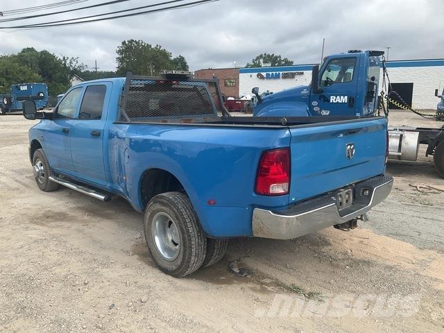 RAM 3500 Pikapai / Bortiniai sunkvežimiai
