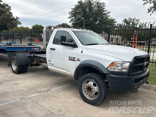 RAM 5500 Naudoti vilkikai