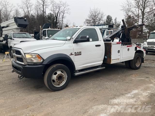 RAM 5500 Pagalbos kelyje automobiliai
