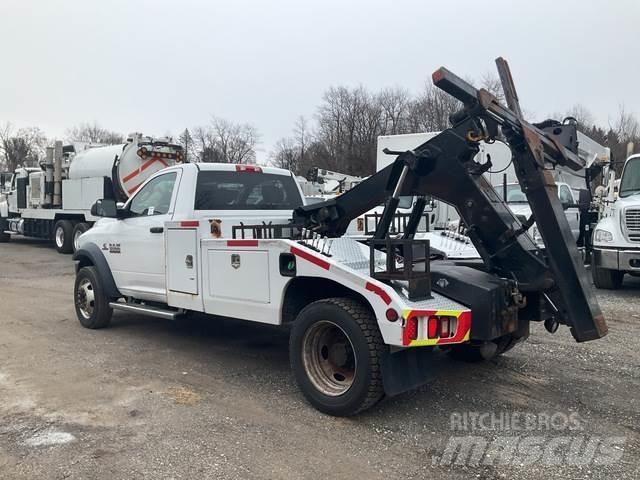 RAM 5500 Pagalbos kelyje automobiliai