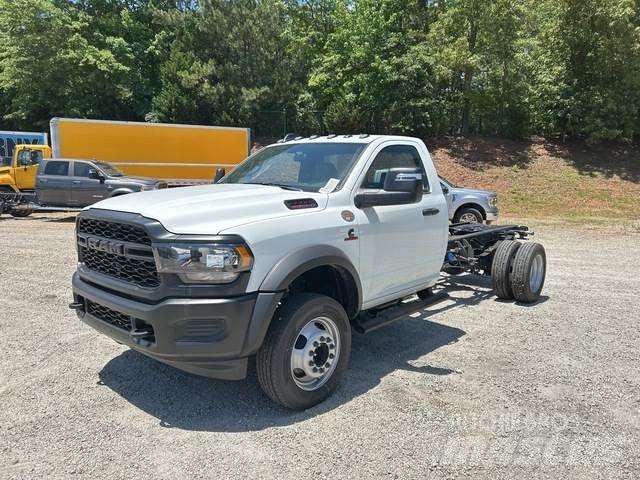 RAM 5500 Kabinos ir salonai