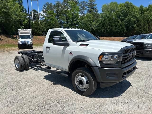 RAM 5500 Kabinos ir salonai