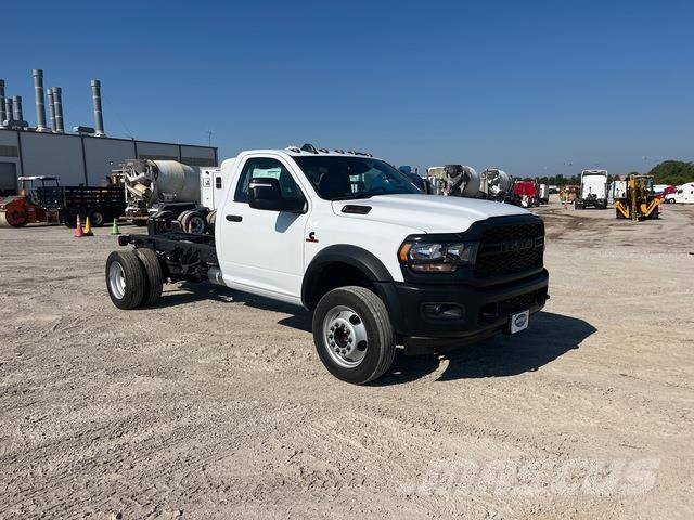 RAM 5500 Kabinos ir salonai