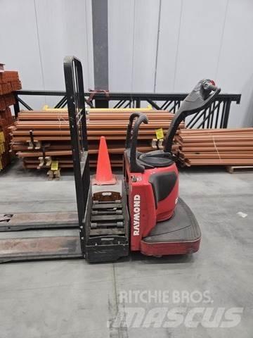 Raymond 8410 Rankiniai hidrauliniai vėžimėliai
