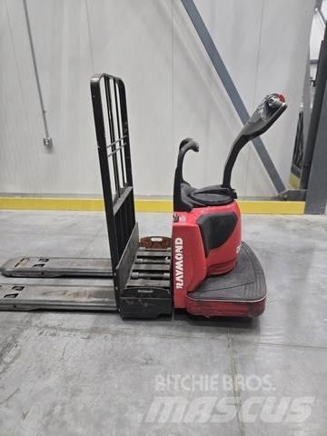 Raymond 8410 Rankiniai hidrauliniai vėžimėliai