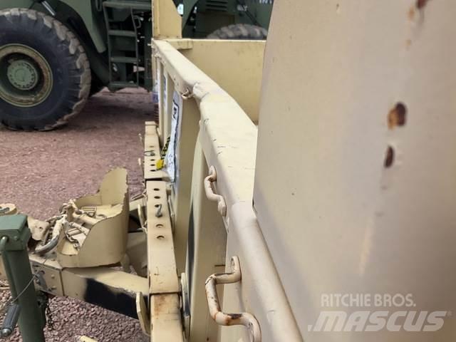  Raytheon M1102 Kitos priekabos