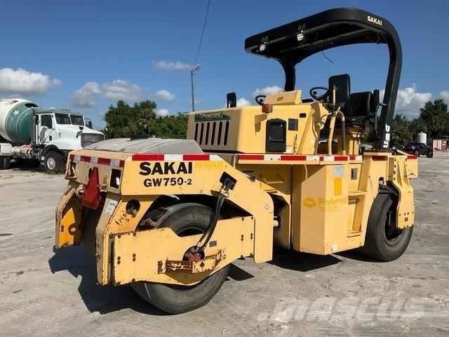 Sakai GW750-2 Pneumo volai