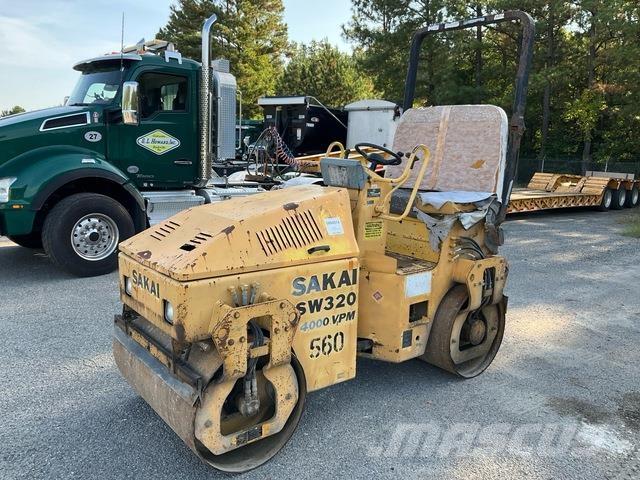 Sakai SW320 Porinių būgnų volai