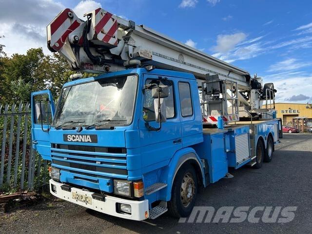 Scania P113ML Ant vilkikų montuojamos kėlimo platformos