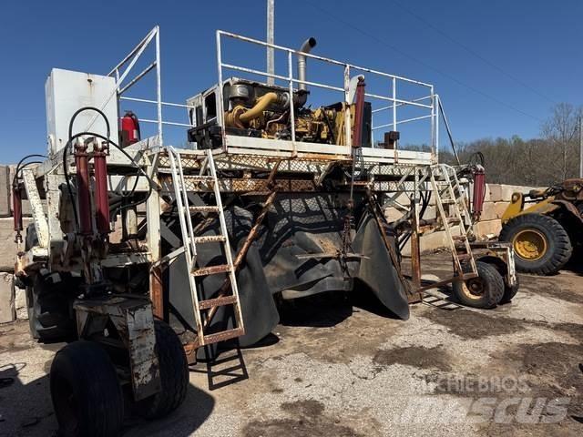 Scarab 14 HYD Komposto vartytuvai