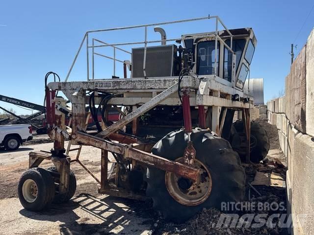Scarab 14 HYD Komposto vartytuvai