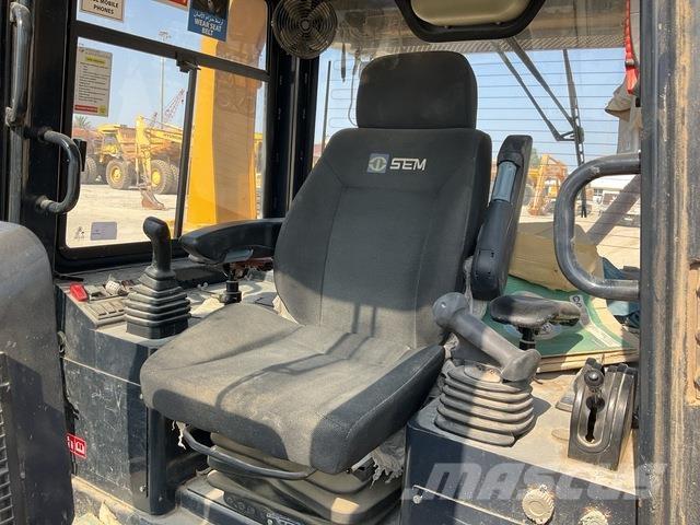 SEM 822D Vikšriniai buldozeriai