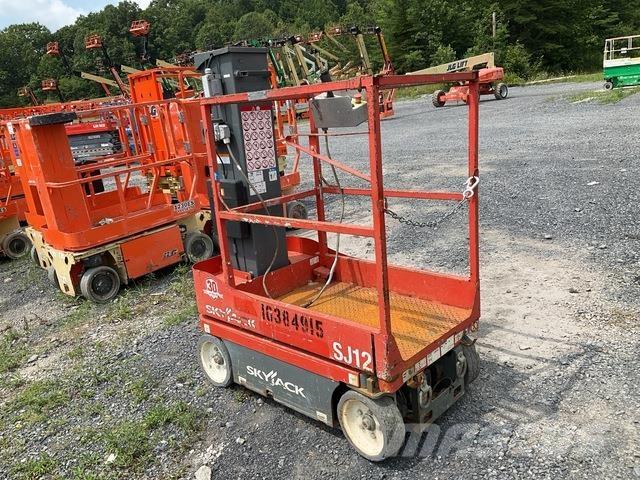 SkyJack SJ12 Vertikalūs stiebiniai keltuvai