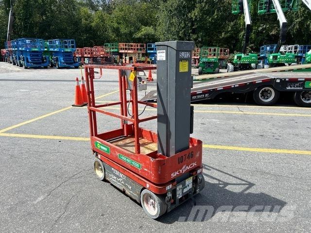 SkyJack SJ12 Vertikalūs stiebiniai keltuvai