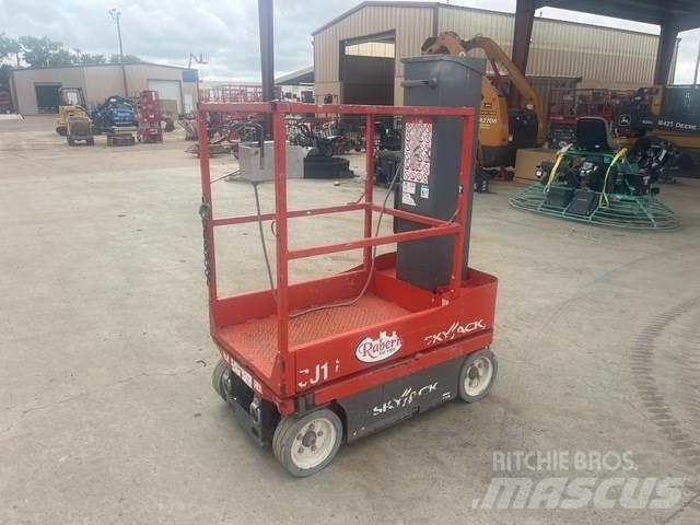 SkyJack SJ16 Vertikalūs stiebiniai keltuvai
