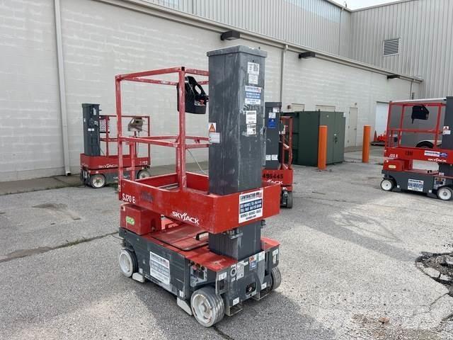 SkyJack SJ20E Vertikalūs stiebiniai keltuvai