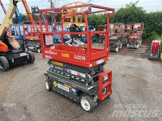 SkyJack SJ3219 Žirkliniai keltuvai
