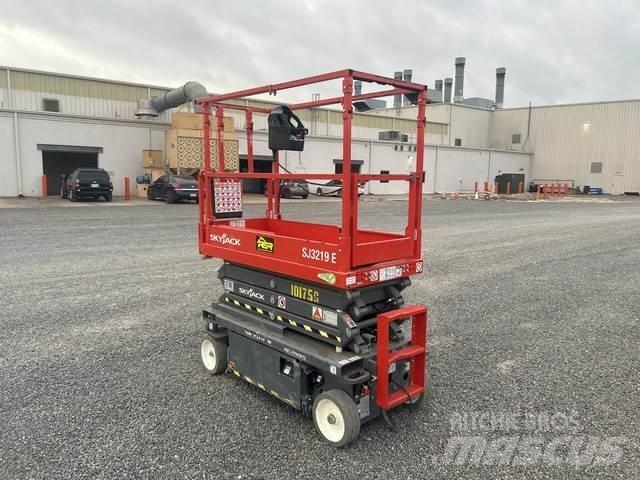 SkyJack SJ3219 Žirkliniai keltuvai