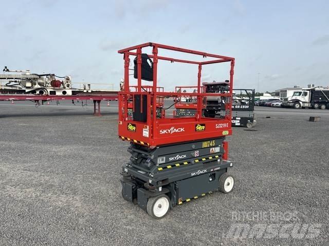 SkyJack SJ3219 Žirkliniai keltuvai