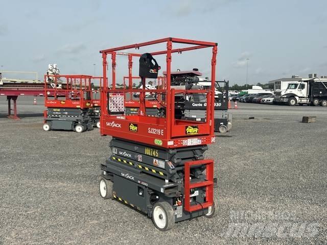 SkyJack SJ3219 Žirkliniai keltuvai