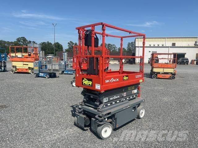 SkyJack SJ3219 Žirkliniai keltuvai