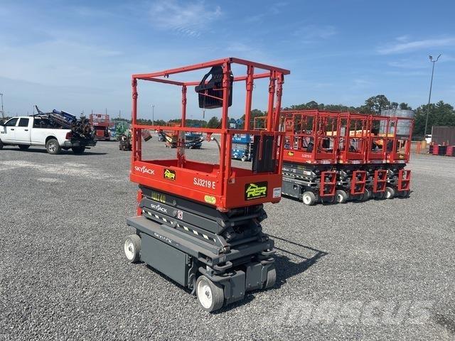 SkyJack SJ3219 Žirkliniai keltuvai