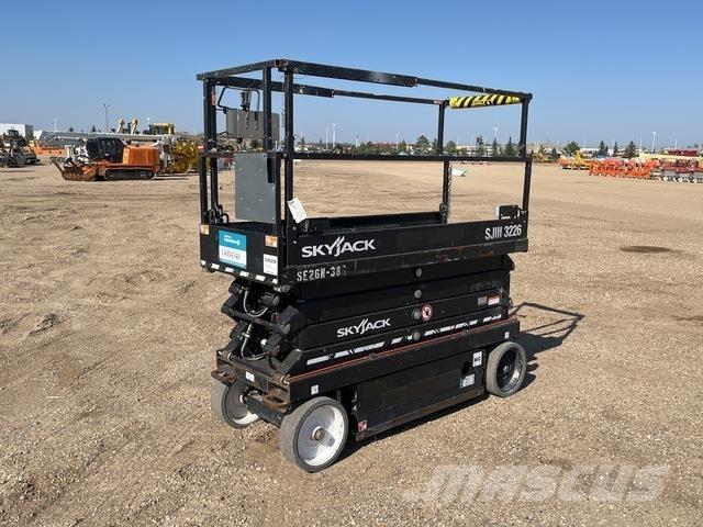SkyJack SJ3226 Žirkliniai keltuvai