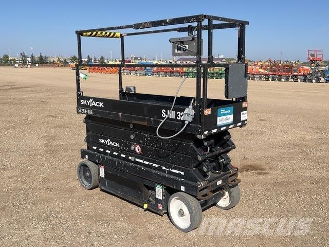 SkyJack SJ3226 Žirkliniai keltuvai