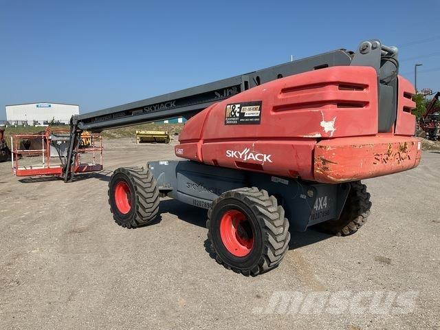SkyJack SJ66T Teleskopiniai keltuvai