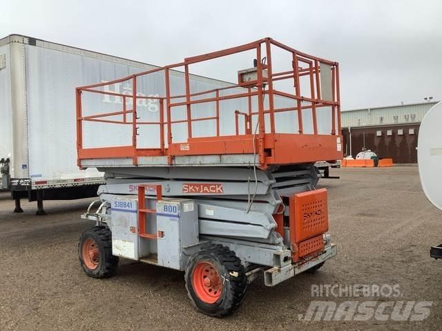 SkyJack SJ8841 Žirkliniai keltuvai