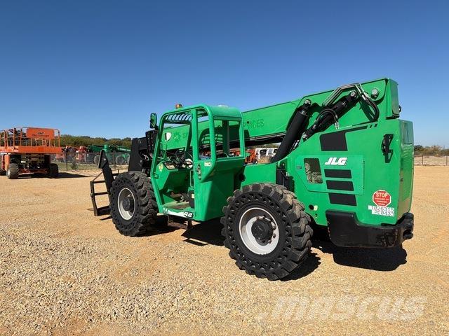 SkyTrak 10042 Teleskopiniai krautuvai