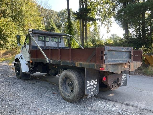 Sterling L7500 Savivarčių priekabų vilkikai
