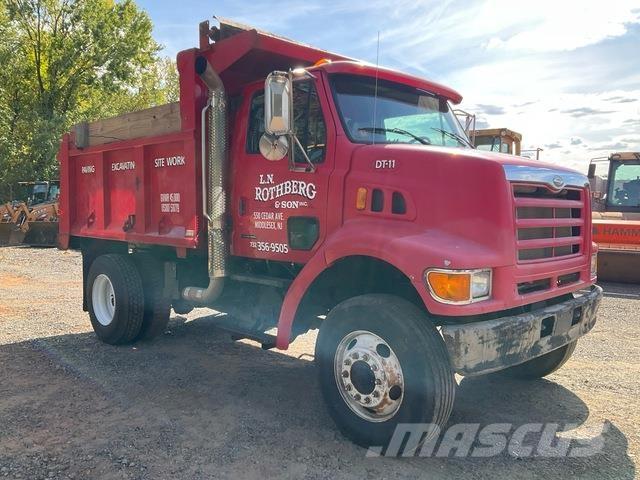 Sterling L7500 Savivarčių priekabų vilkikai