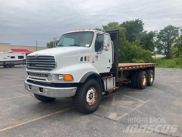 Sterling L9500 Savivarčių priekabų vilkikai