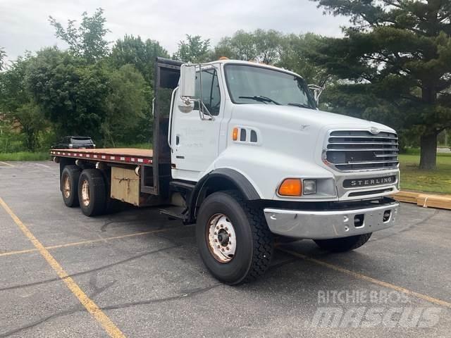 Sterling L9500 Savivarčių priekabų vilkikai