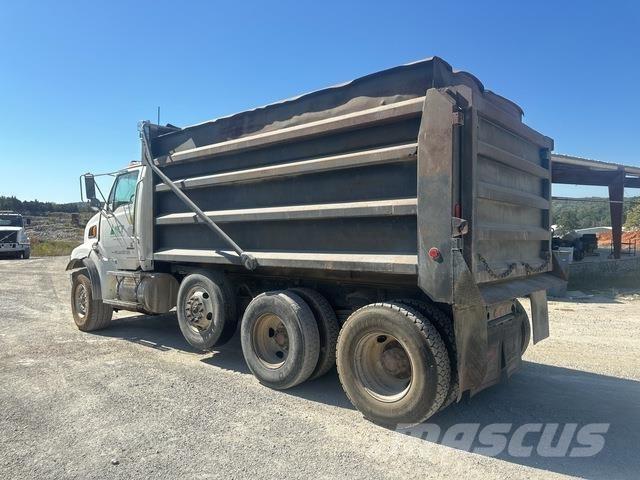 Sterling L9500 Savivarčių priekabų vilkikai