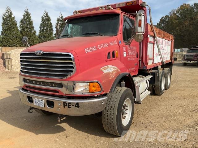 Sterling L9500 Savivarčių priekabų vilkikai