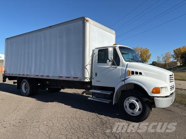 Sterling M7500 Sunkvežimiai su dengtu kėbulu