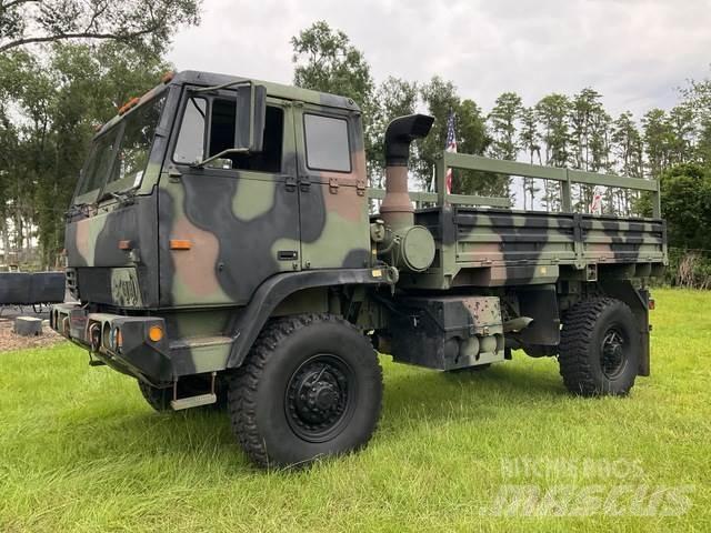 Stewart M1081 Sunkvežimiai su dengtu kėbulu