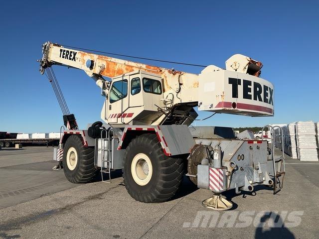 Terex RT135 Neapdoroto reljefo kranai