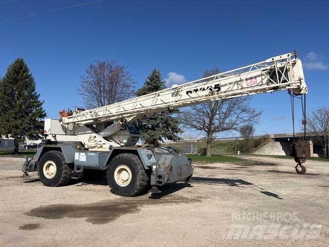 Terex RT335 Neapdoroto reljefo kranai