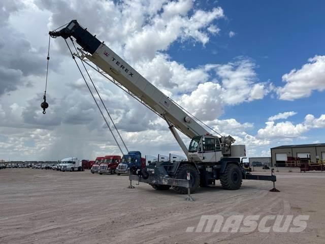 Terex RT555-2 Neapdoroto reljefo kranai