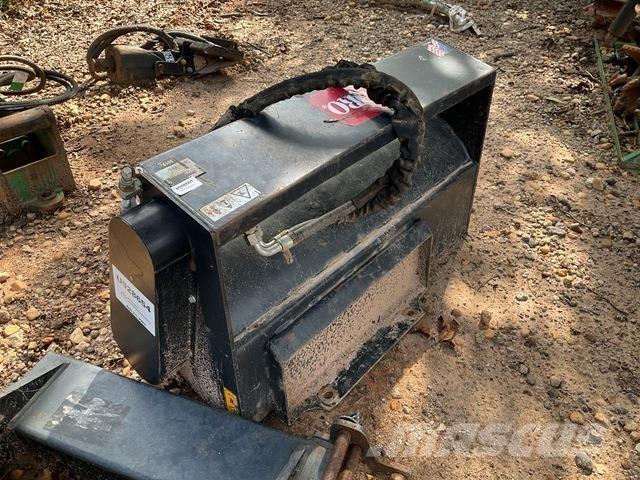 Toro 22445 Varomosios akėčios ir žemės frezos