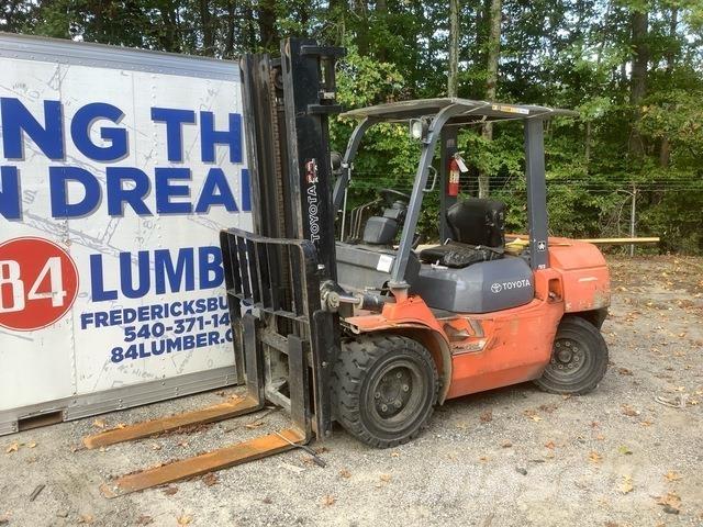 Toyota 7DFU35 Šakiniai krautuvai - Kita