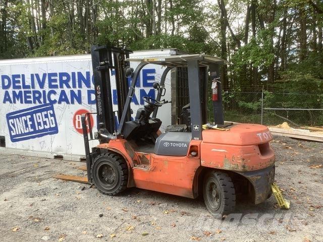Toyota 7DFU35 Šakiniai krautuvai - Kita