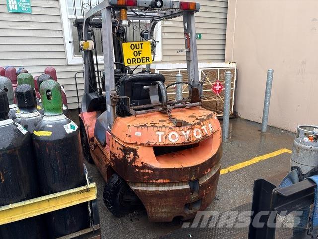 Toyota 7FGU25 Šakiniai krautuvai - Kita